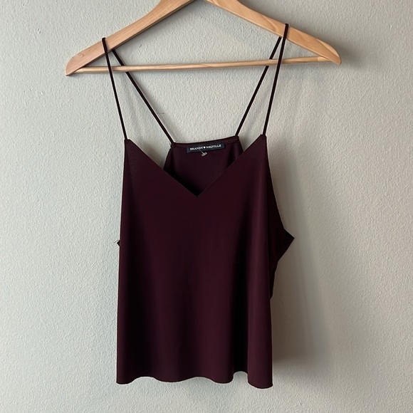 Brandy Melville Rhianna V-neck Flowy Tank Top in Burgundy OS - Picture 5 of 9